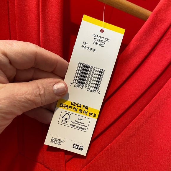 NWT~Jones New York Collection~Gorgeous Fire Red V Neck Sleeveless Top - Picture 6 of 10